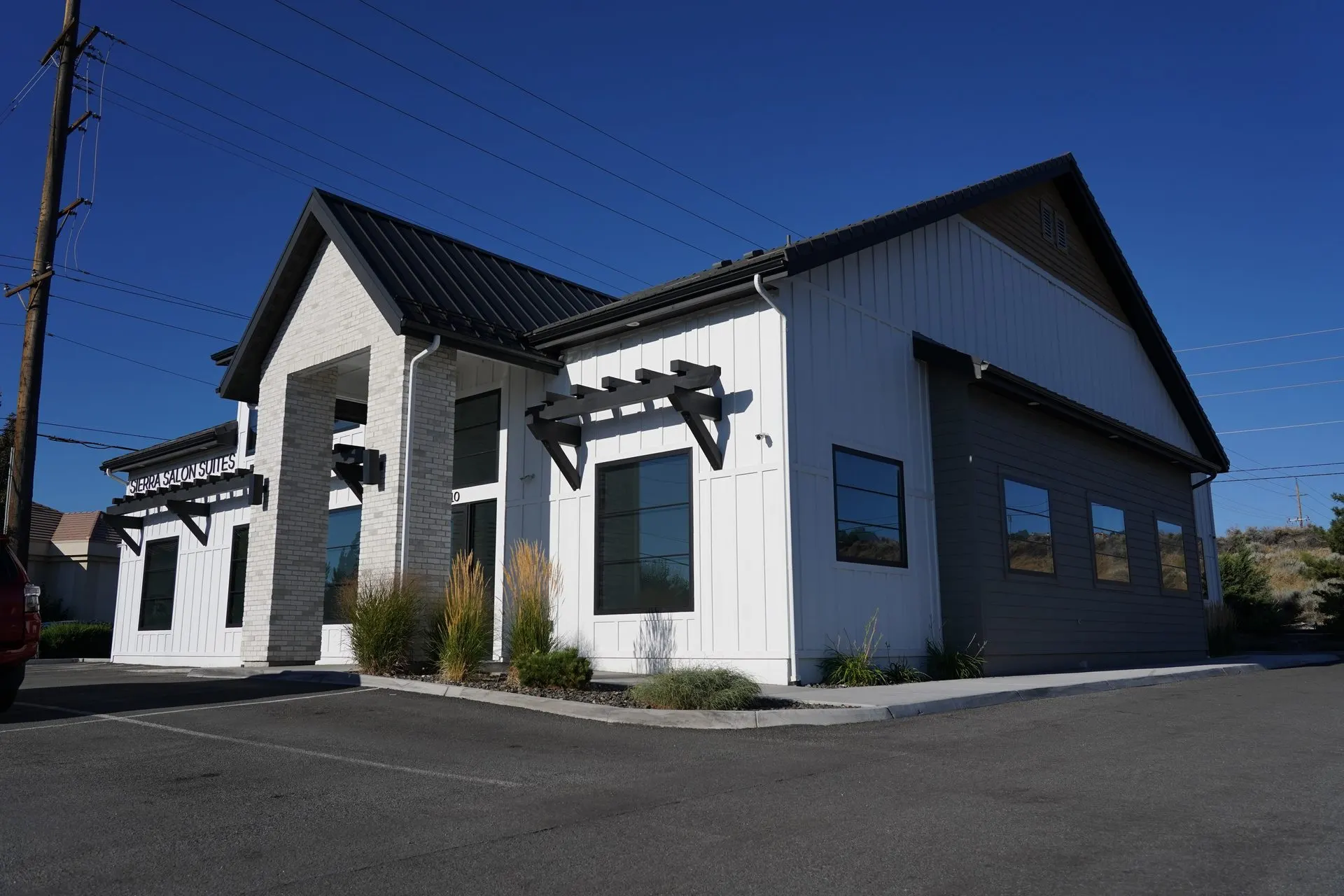 Sierra Salon Suites multi-tenant commercial building exterior